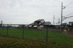 高台に建つ堂々たる佇まい、　お隣の緑にも感謝。